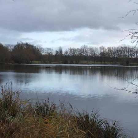 The Cabin Welwyn Garden City Bagian luar foto