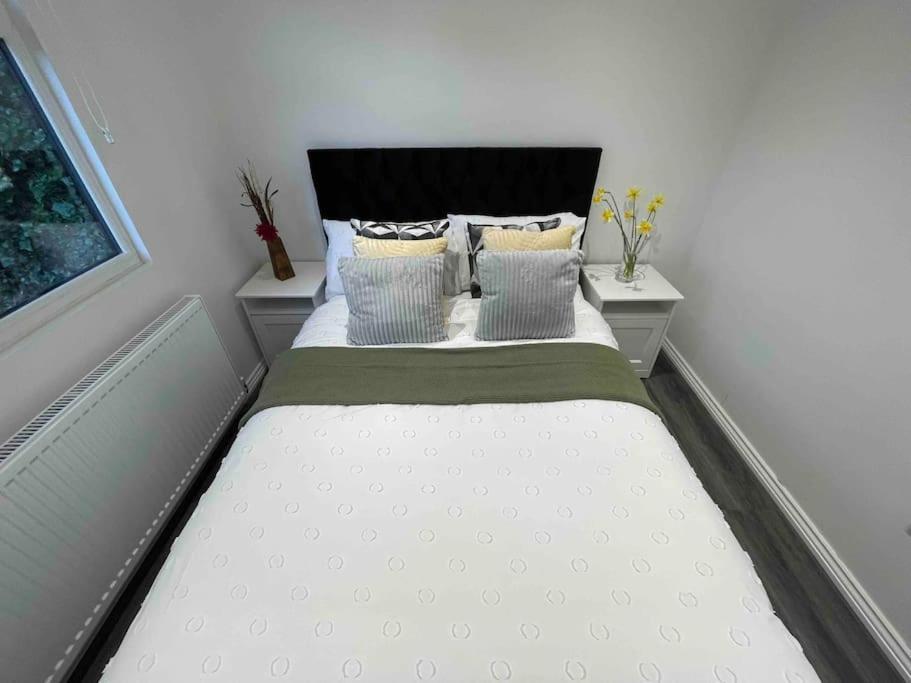 The Cabin Welwyn Garden City Bagian luar foto
