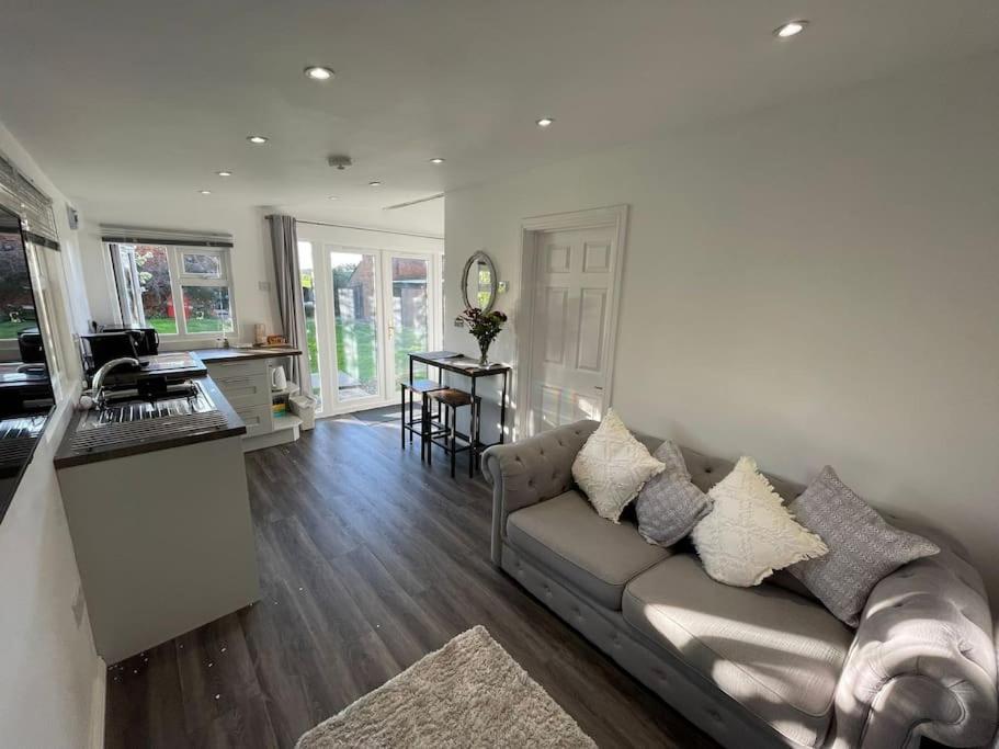 The Cabin Welwyn Garden City Bagian luar foto
