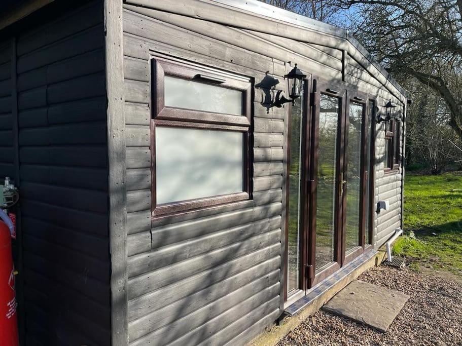 The Cabin Welwyn Garden City Bagian luar foto