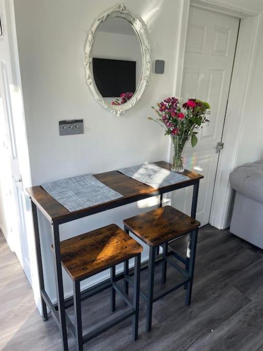 The Cabin Welwyn Garden City Bagian luar foto